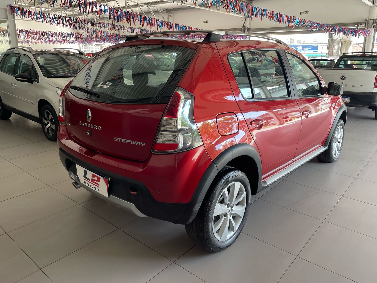 RENAULT         SANDERO