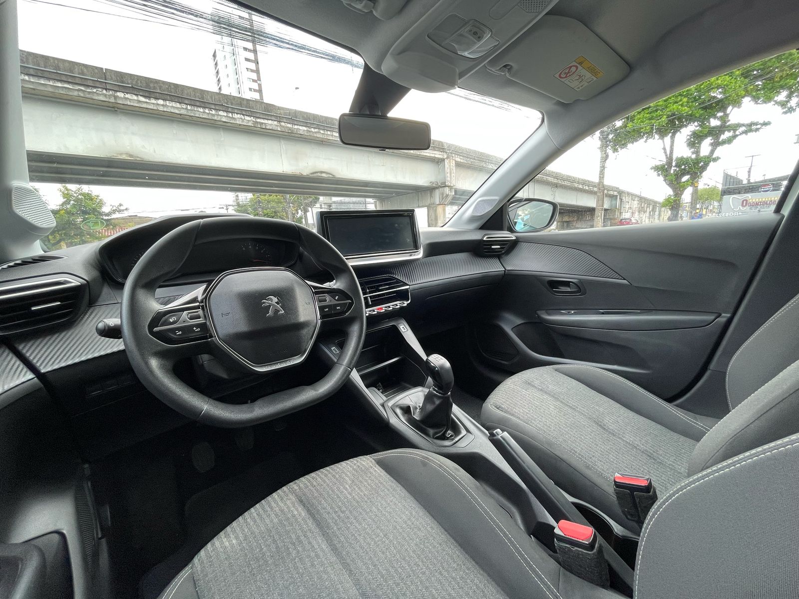 PEUGEOT         208